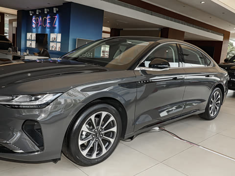 2025�� 2.0T ���а�