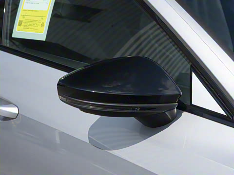 2025�� 55 TFSI quattro ������