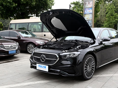 2026�� �Ŀ� E 300 L �����˶���