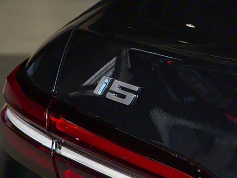 2026�� eDrive 40L M�˶���װ