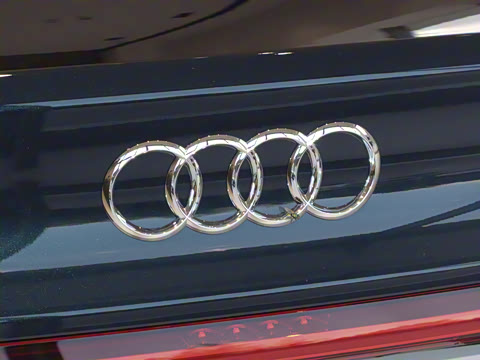 2025�� 45 TFSI quattro ������