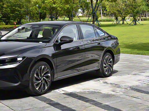 2026�� L 300TSI DSG ������