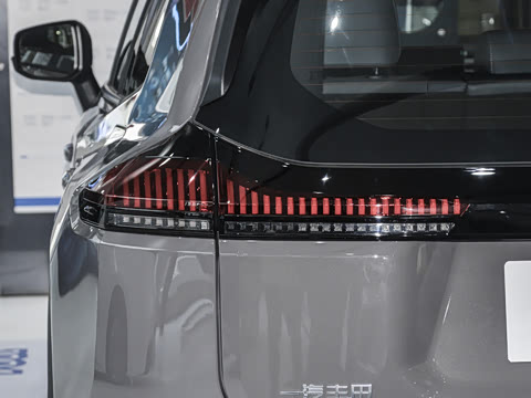 2026�� 2.0L ����������