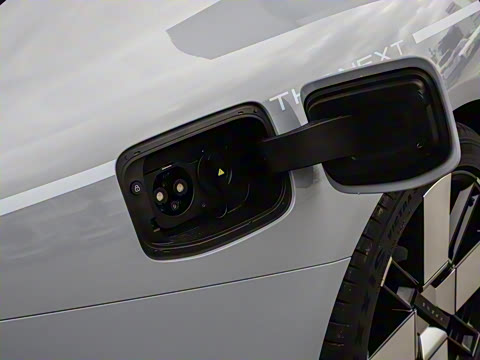 2025�� 750 ���������� Ultra