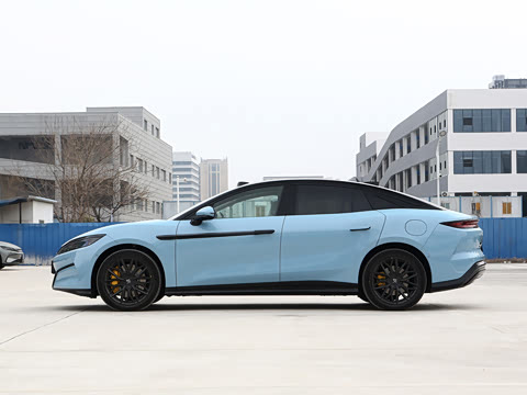 2025�� EV 701KM�����״��콢��