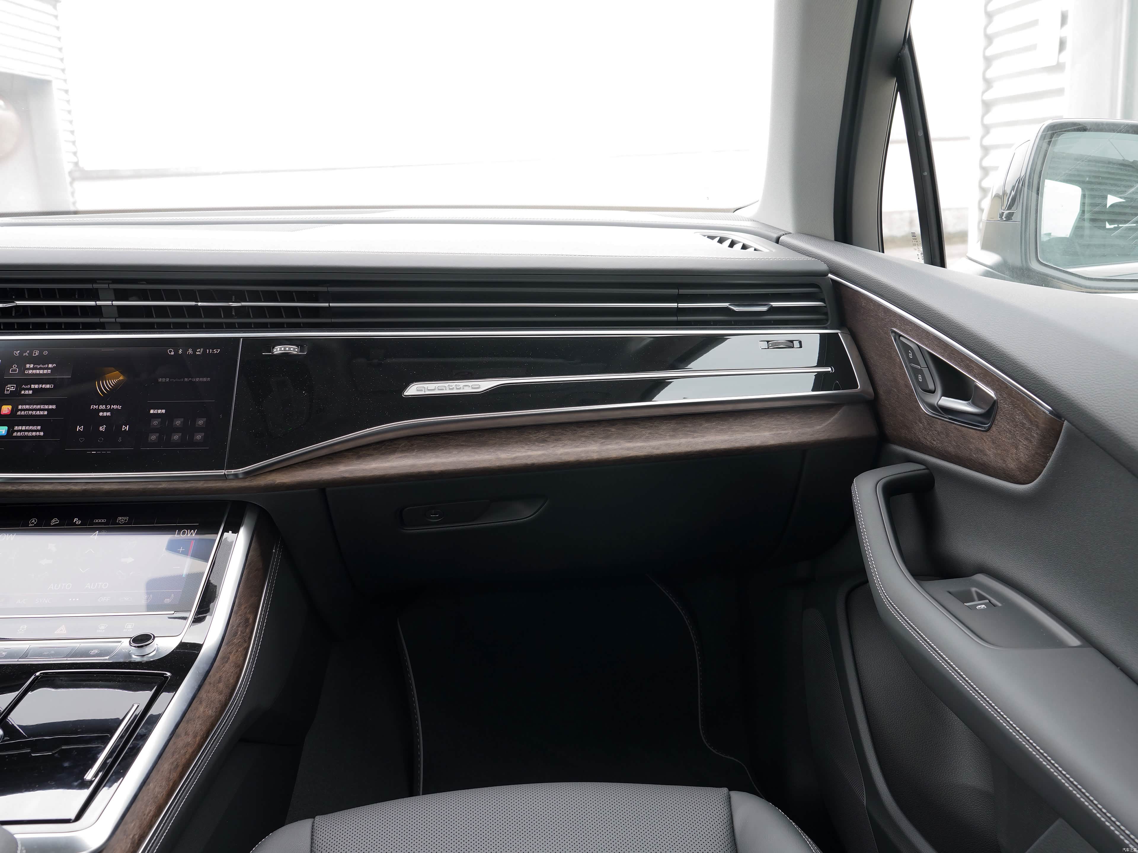 Audi Q7, миниатюра 12