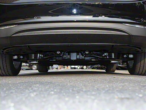 2025�� 610km PLUS