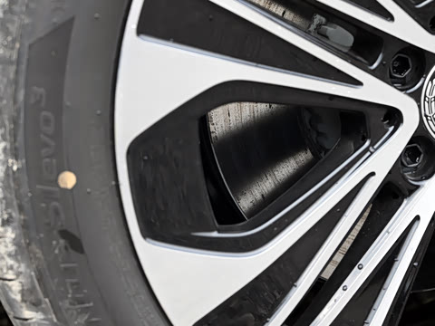 2026�� E 300 L ������