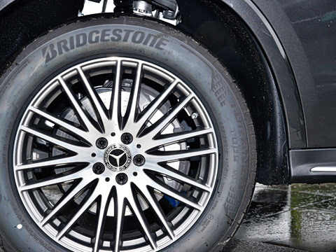 2026�� GLC 300 L 4MATIC ������ 5��