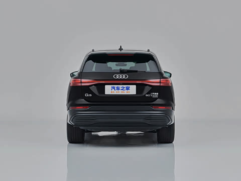 2023�� 50 e-tron quattro ��ҫ�� ������װ