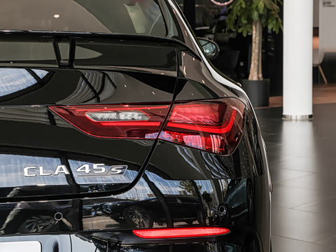 2025�� AMG CLA 45 S 4MATIC+