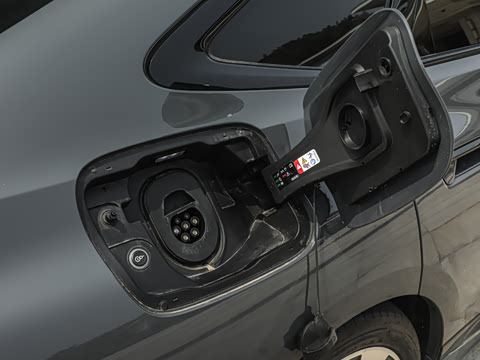 2026�� quattro Ǭ���Ǽݰ�