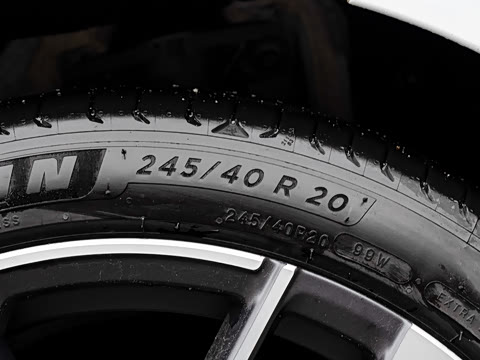 2026�� ��Ȼ�澳�� 100kWh Touring