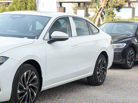 2026�� L 300TSI DSG ������