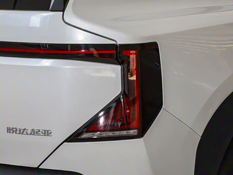 2025�� 720 Light