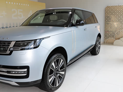 2026�� 3.0 L6 400PS AB�����