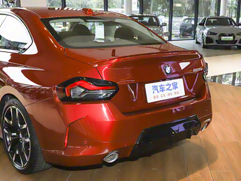 2025�� 225i M�˶���ҹ��װ