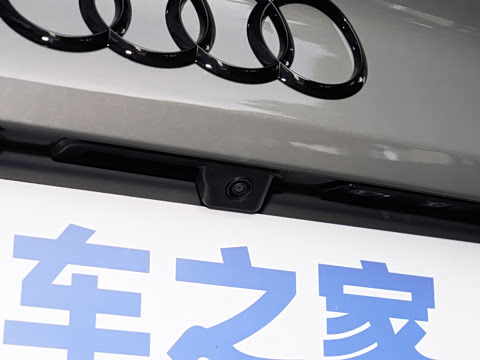 2025�� Sportback ��ذ� 40 TFSI quattro ����������