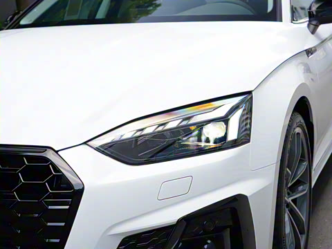 2025�� Sportback ��ذ� 40 TFSI quattro ����������