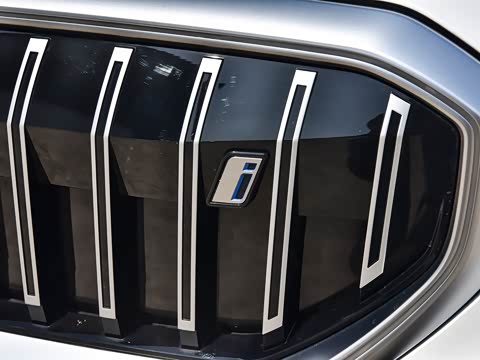 2026�� �Ŀ� eDrive 35L M�˶���װ