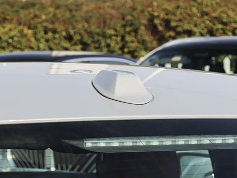 2026�� 330i M�˶���ҹ��װ