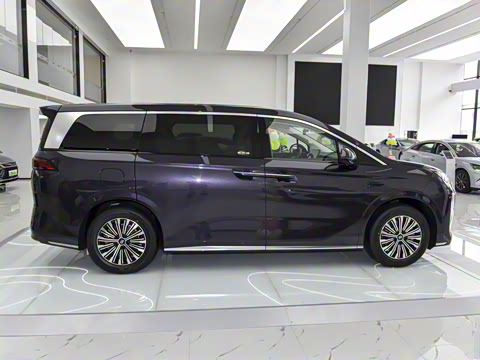 2026 DM-i 1.5T 218KM Խ