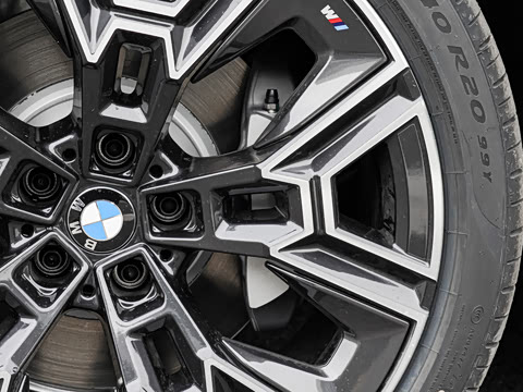 2026�� 530Li ������ M�˶���װ