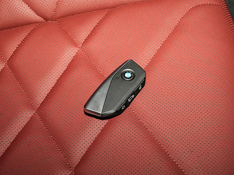 2025 xDrive 30Li M˶ҹװ