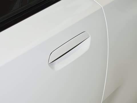 2026�� 225i M�˶���ҹ��װ