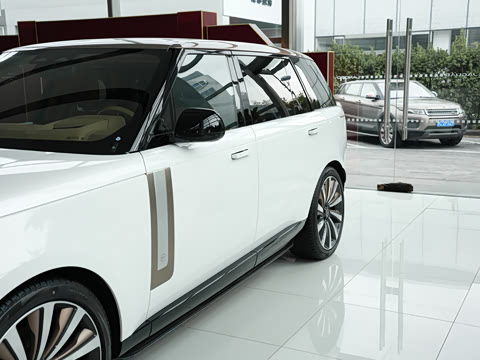 2024�� 4.4 V8 SV���ٴ����ӳ��� 4��