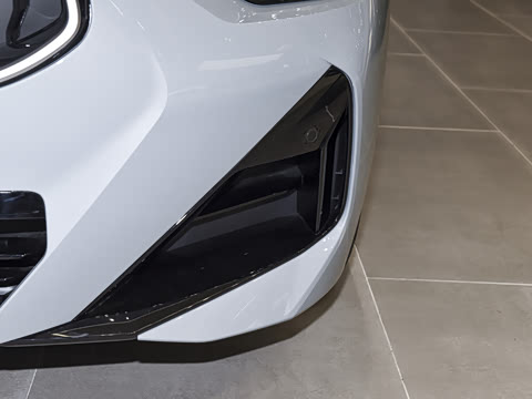 2026�� 225i M�˶���ҹ��װ