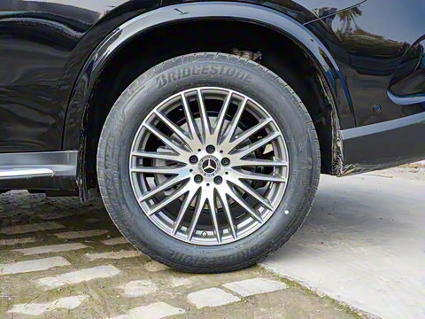 2026�� GLC 300 L 4MATIC ������ 5��