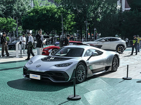 ÷����˹-AMG AMG ONE