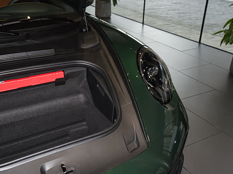 2026�� Carrera 3.0T