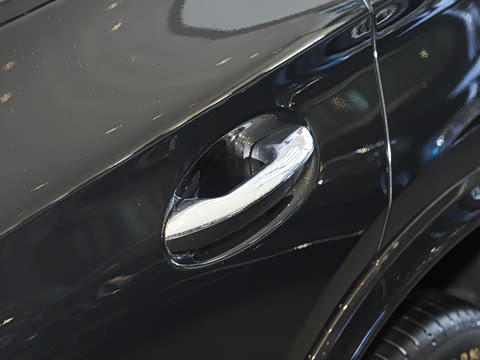 2026�� �Ŀ� GLC 260 4MATIC ����SUV