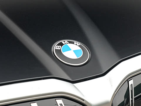 2026�� �Ŀ� 525Li M�˶���װ