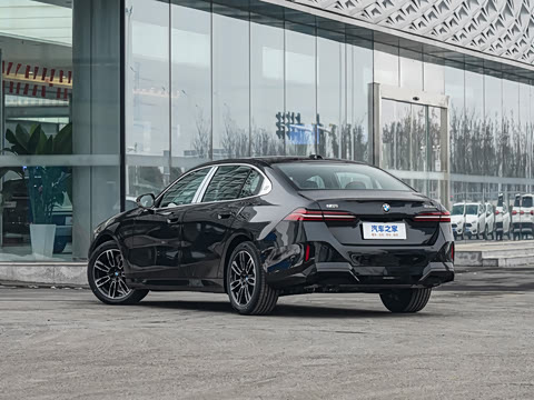 2026�� �Ŀ� 530Li ������ M�˶���װ