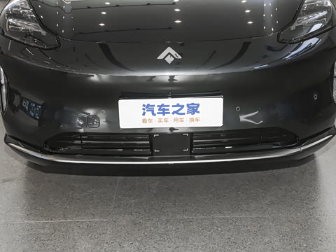 2025�� 670 Max��