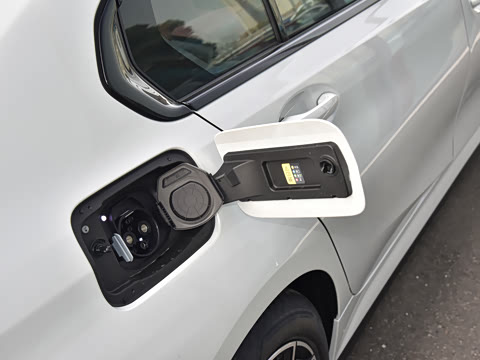 2026�� �Ŀ� eDrive 40 L ��ҹ��װ