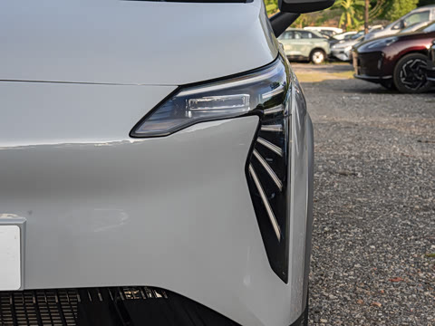 2025�� Plus 610 ������