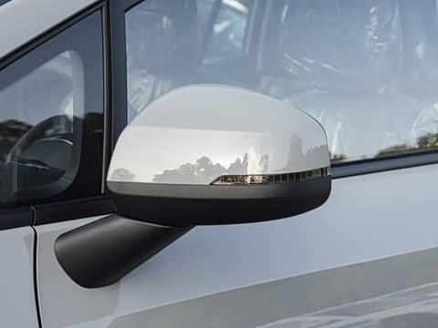 2025�� Plus 610 ������