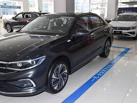 2025�� �Ŀ� 300TSI DSG���а�