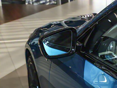 2025�� 330Li M�˶���ҹ��װ