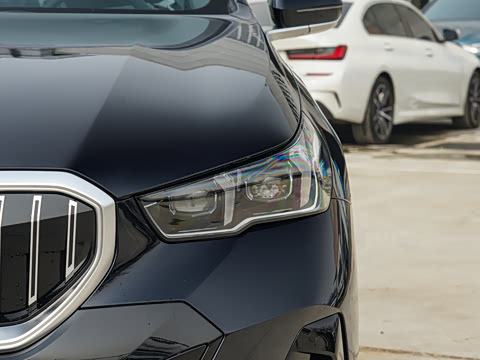 2026�� �Ŀ� 525Li M�˶���װ