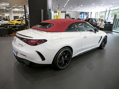 2026�� �Ŀ� AMG CLE 53 4MATIC+ ������ܳ�