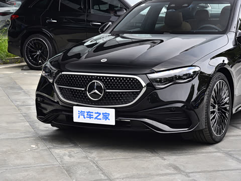 2026�� �Ŀ� E 300 �����˶���