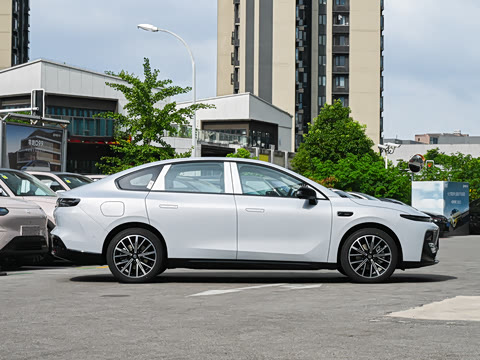 2027�� 670������