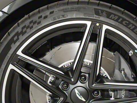 2024�� 4.0T V8 Coupe