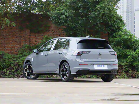 2026�� 300TSI R-Line