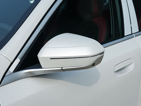 2026�� �Ŀ� 525Li M�˶���װ